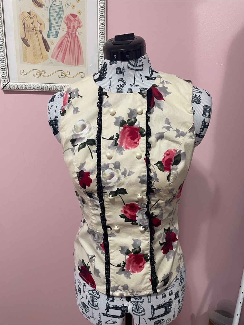 Hell Bunny Cecily Sleeveless Floral Top in Cream and Rose